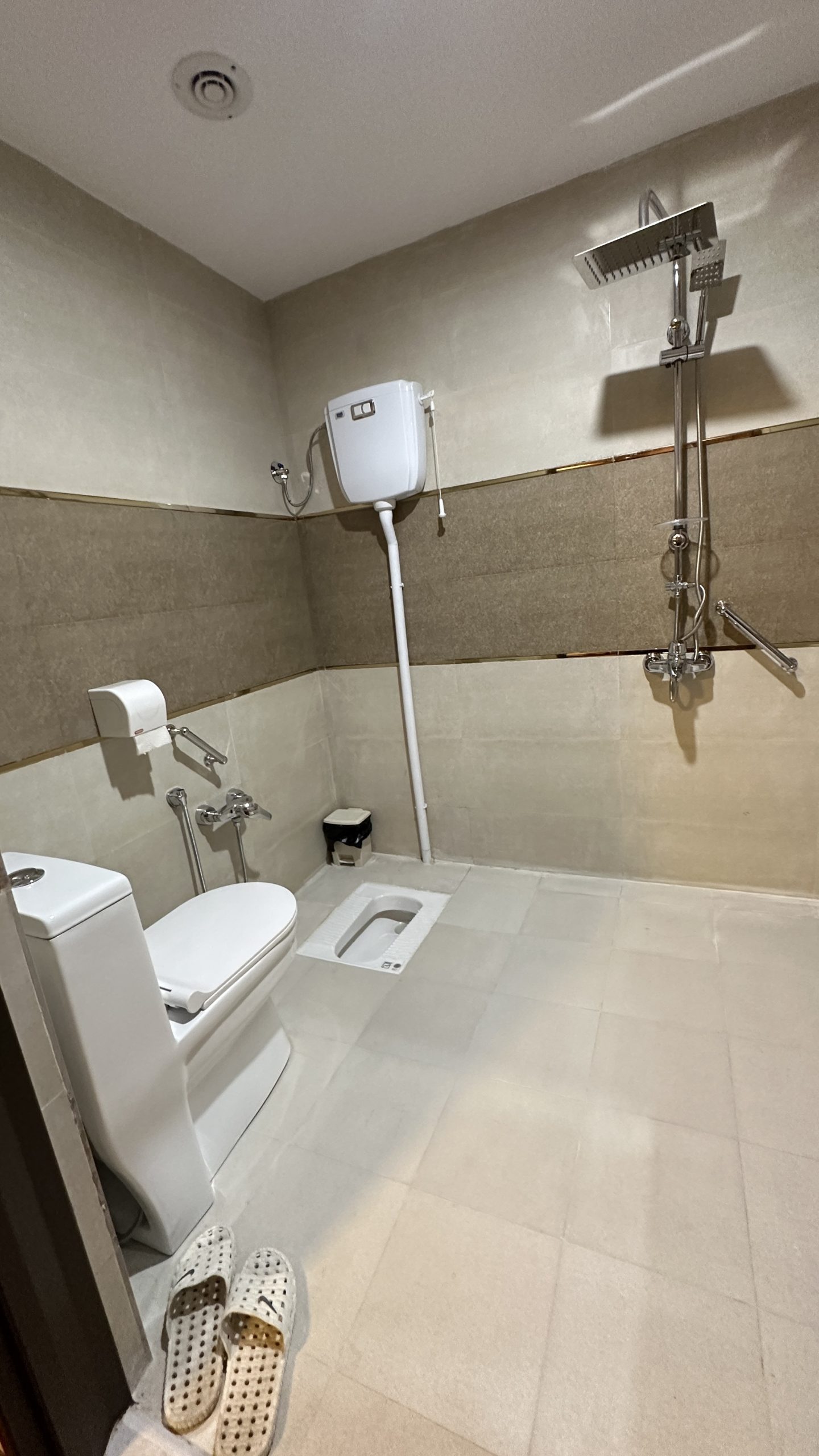 هتل هگمتانه مشهد