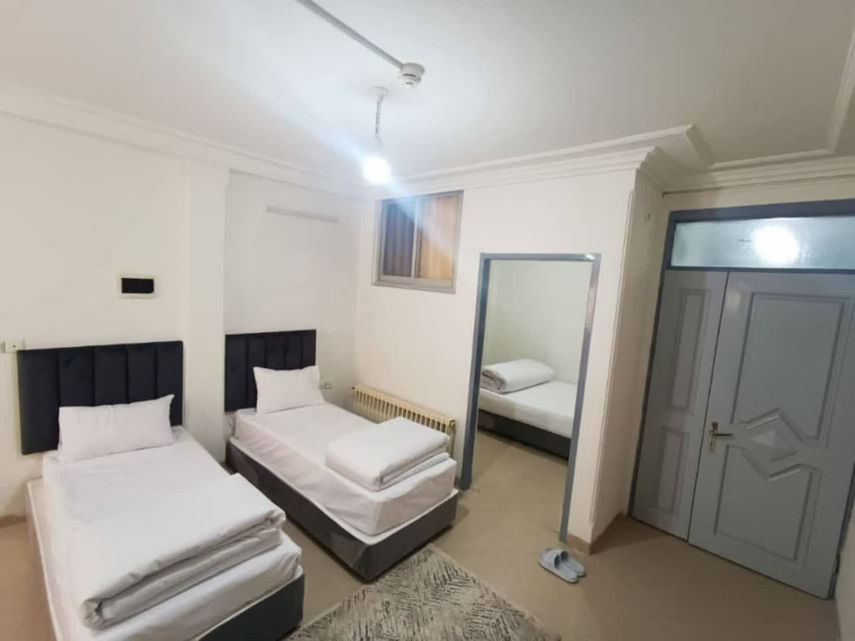 مهمانپذیر هادی مشهد