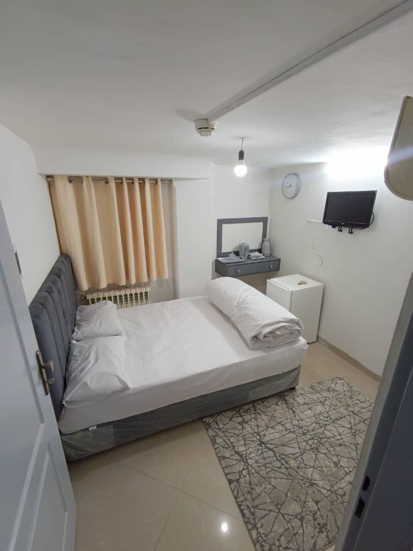 مهمانپذیر هادی مشهد