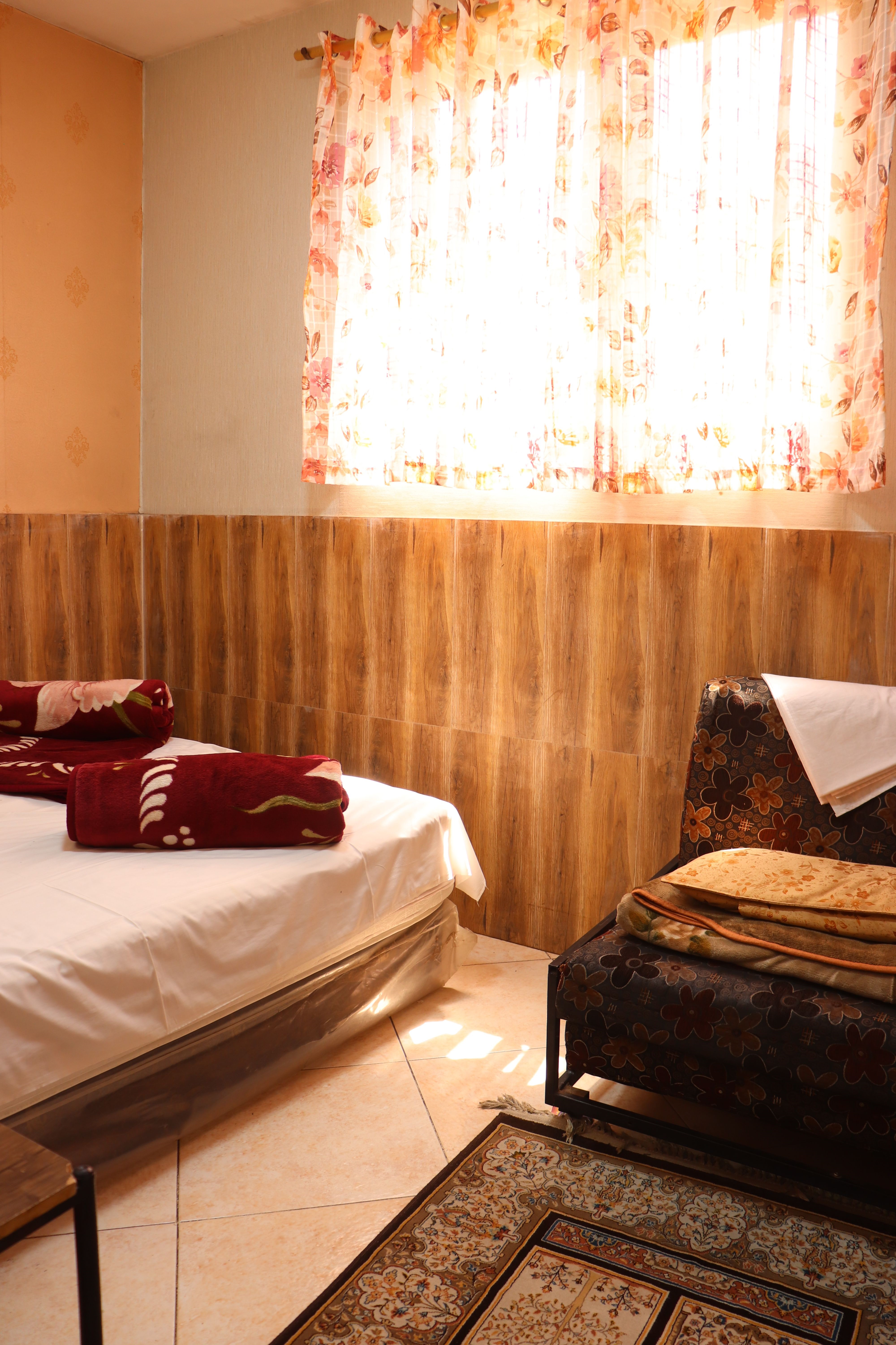 مهمانپذیر عادل مشهد