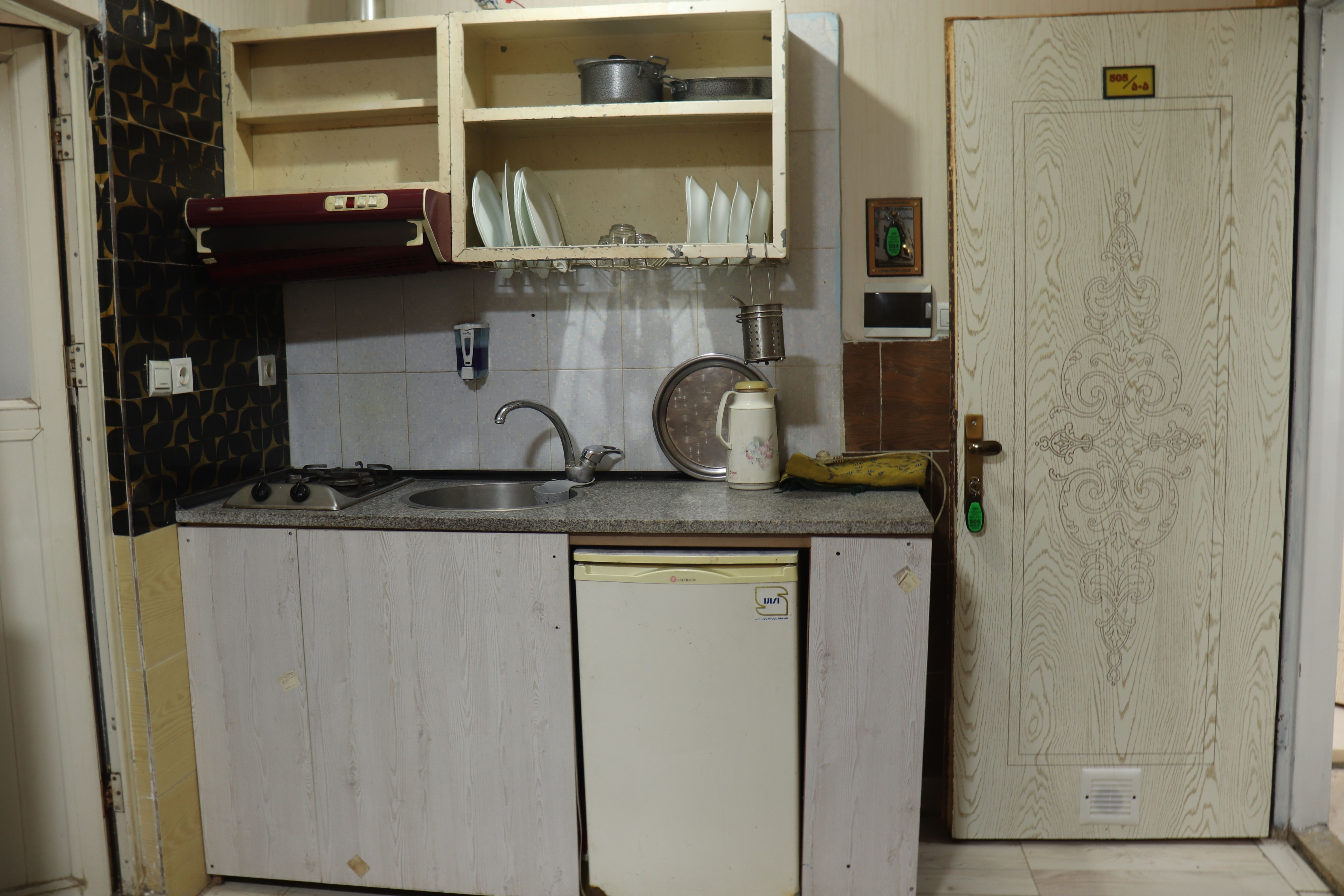 مهمانپذیر عادل مشهد