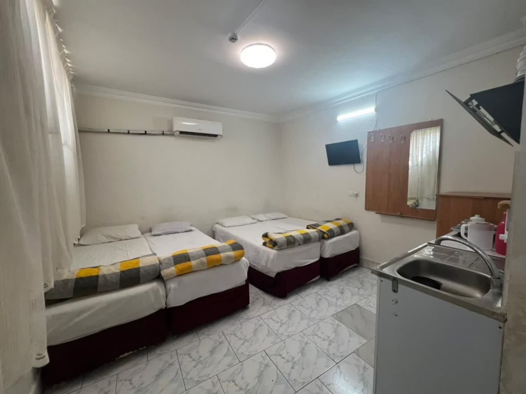 مهمانپذیر آناهیتا مشهد