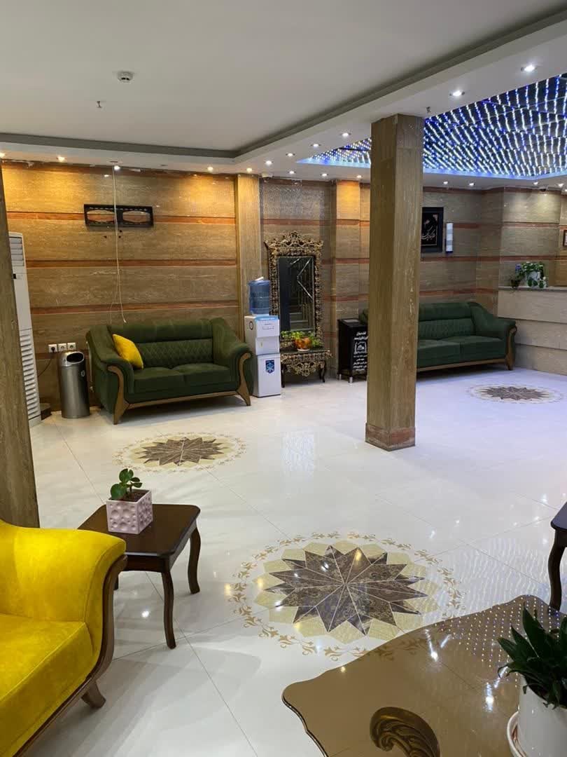 مهمانپذیر سبز طلایی مشهد