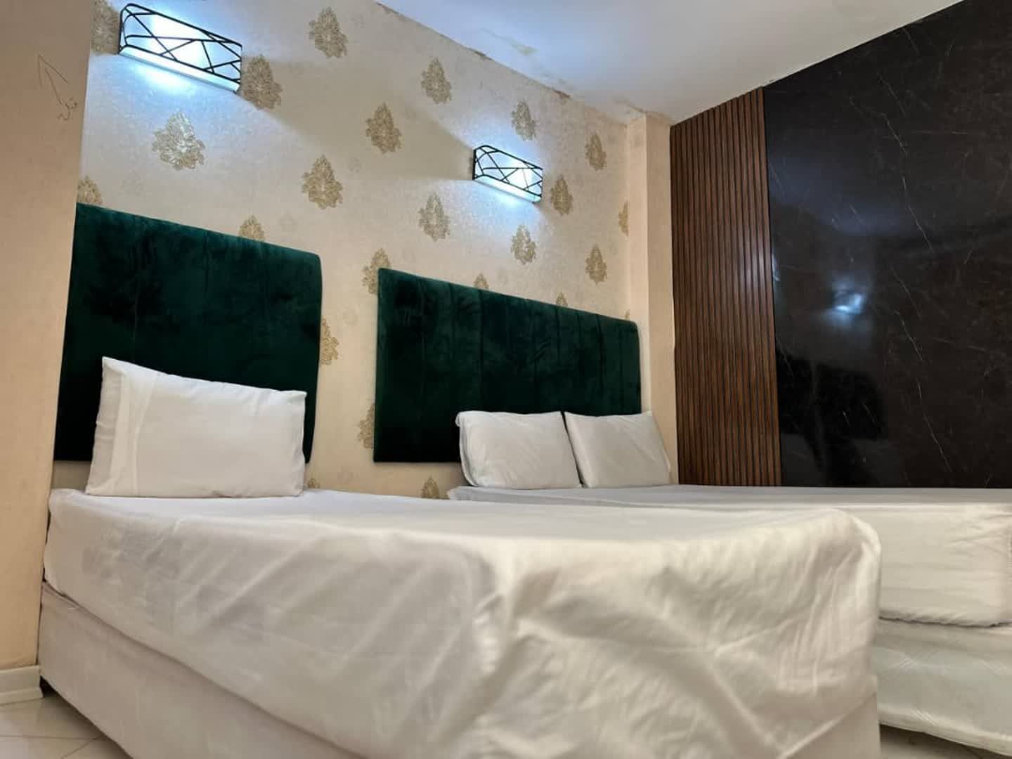 مهمانپذیر سبز طلایی مشهد