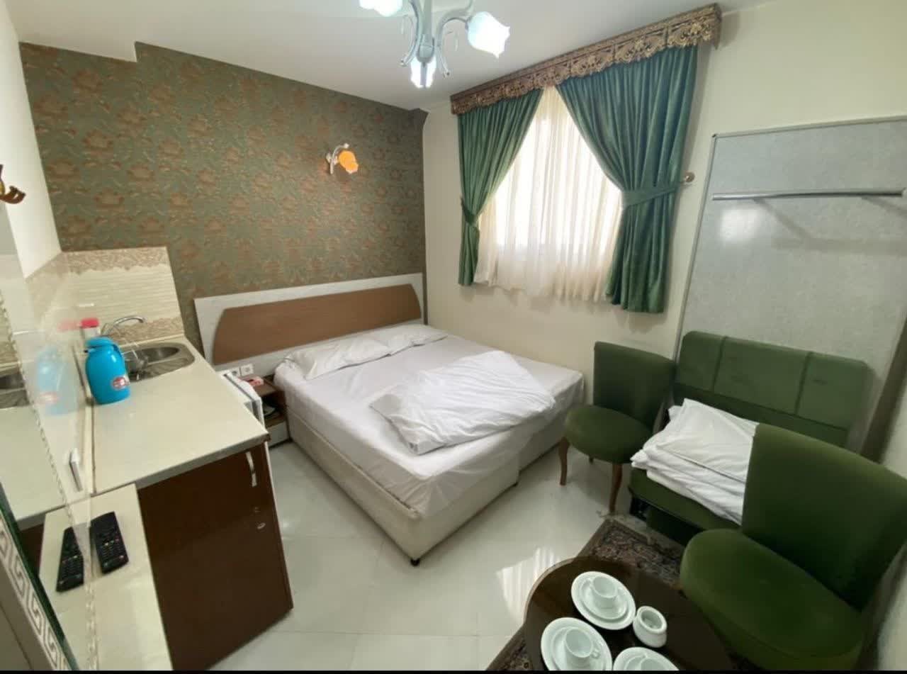 مهمانپذیر سبز طلایی مشهد