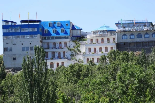 هتل بام طرقبه مشهد