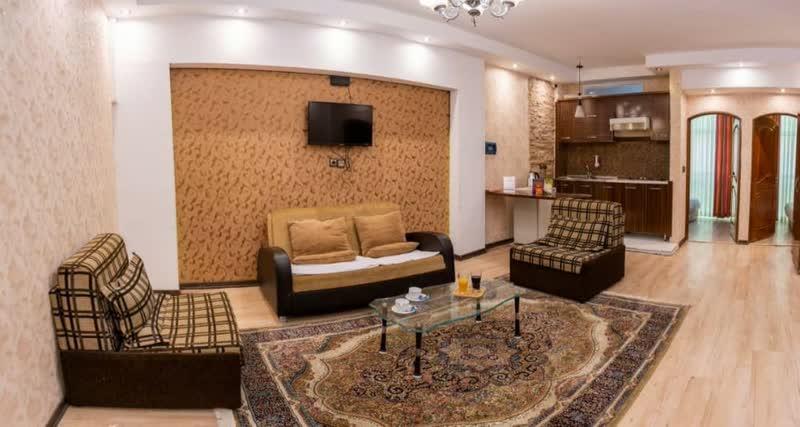 آپارتمان دو خوابه شش تخته با ظرفیت پنج نفر