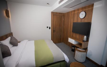 فنادق مع مصعد فی مشهد | إقامة مریحة ومجهزة قرب الحرم للزائرین